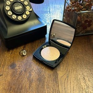 Chanel Illuminating Powder